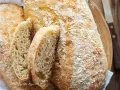 Pane con farina manitoba veloce, fragrante e alveolato, pronto da gustare.
