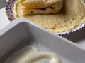 Piatto di crepes ai 4 formaggi, pronte per essere gustate.